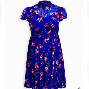 Blue floral chiffon mock neck dress by Torrid